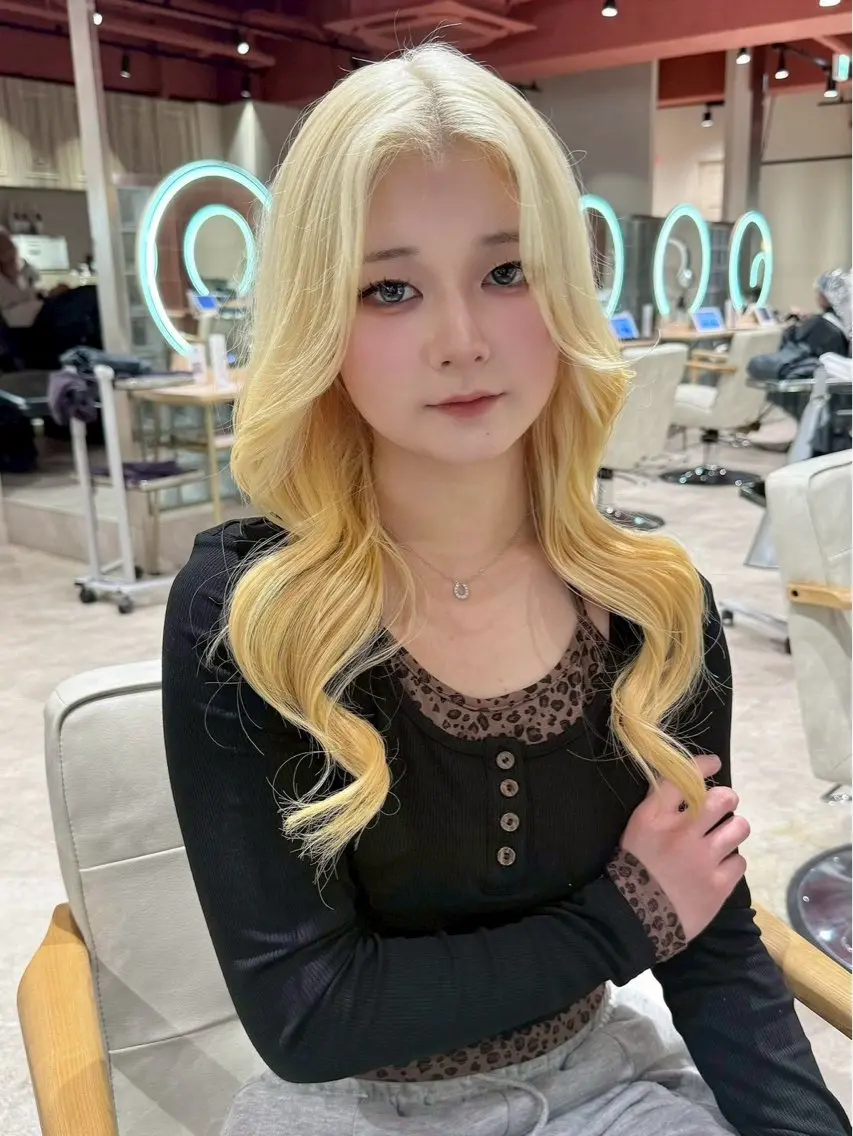ロング カラー ヘアカラー トリートメント 🎀暖色カラー/ HANA🎀のヘアスタイル