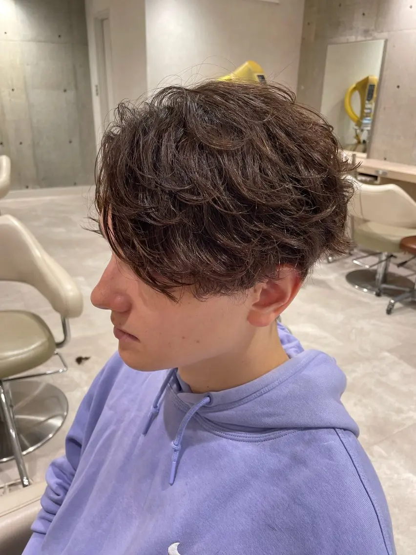 パーマ メンズ フェザーパーマ メンズパーマ カット パーマ 白髪ぼかしデザイン ハイライト/宮本純登のヘアスタイル
