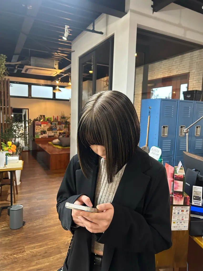 カラー 橋本 愛唯のヘアスタイル
