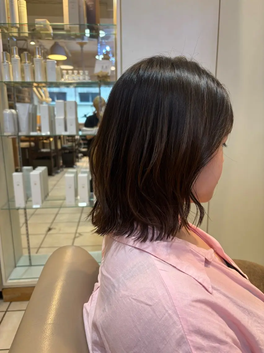 ミディアム イソベ ミズキのヘアスタイル