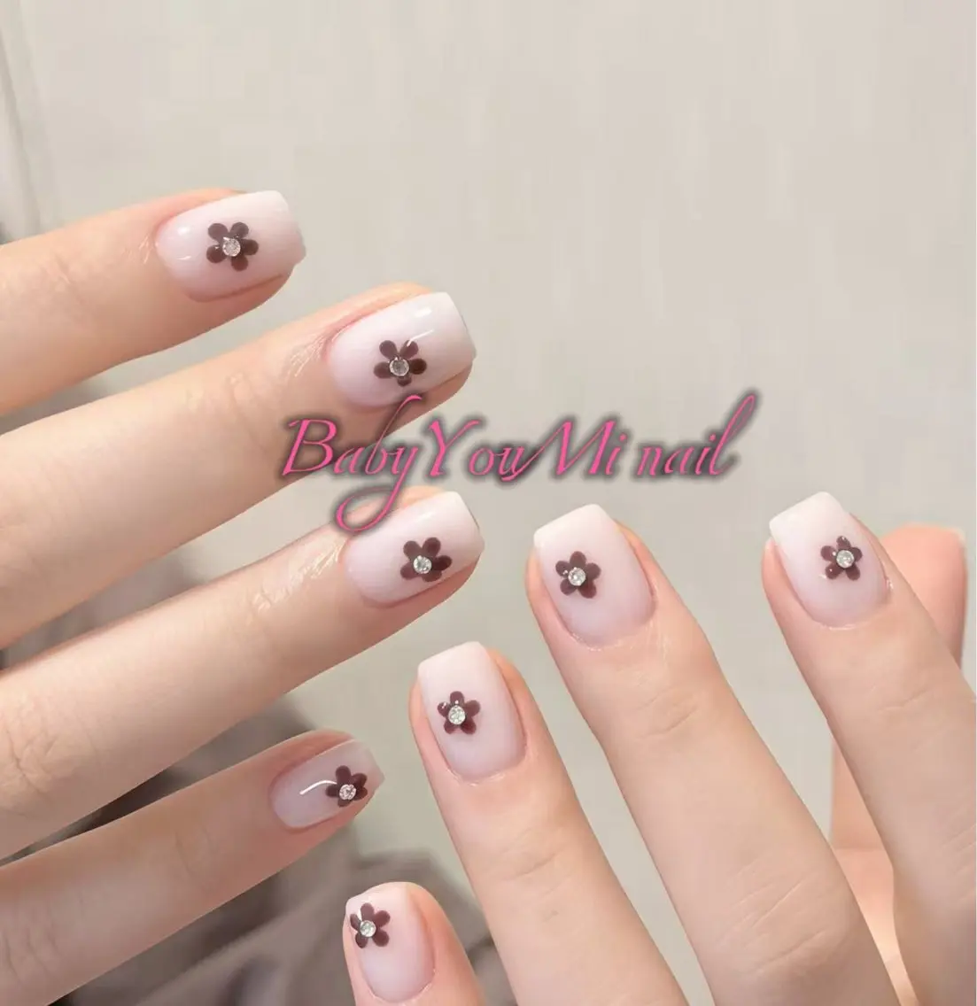 ネイル オーロラネイル フラワーネイル フットネイル フレンチネイル ジェルネイル ハンドネイル BabyYouMi nailのネイルデザイン