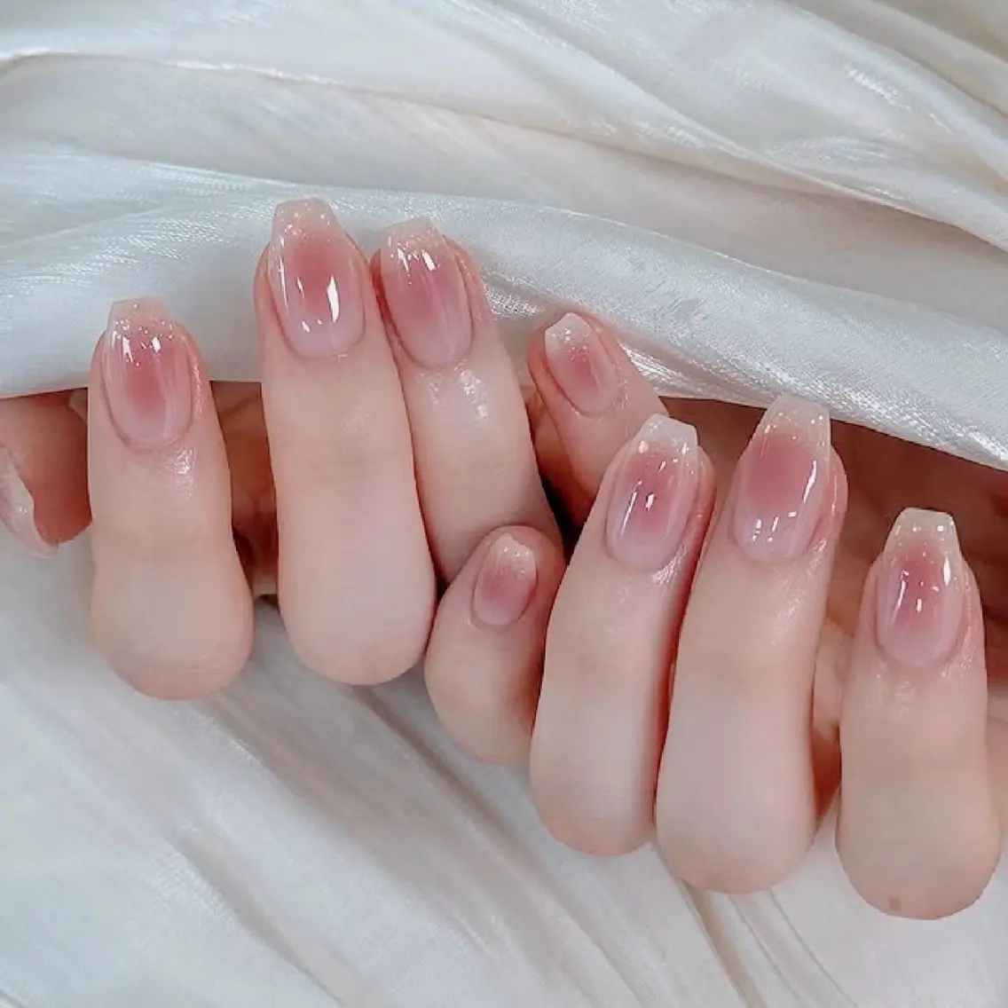 ワンホンチークネイル💕の写真