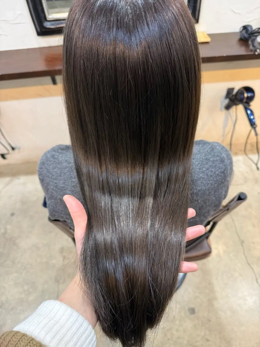 ロング カラー 透明感カラー グレージュ ミント 髪質改善 ヘアカラー トリートメント 三條 朋香のヘアスタイル