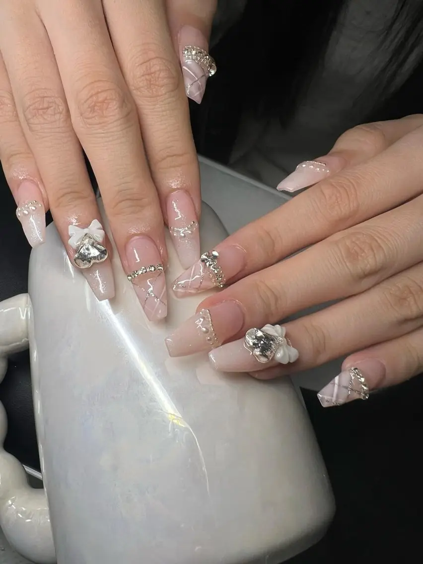 ネイル オーロラネイル チークネイル 長さ出し フットネイル フレンチネイル Lee Nails チップ長さだし専門店のネイルデザイン