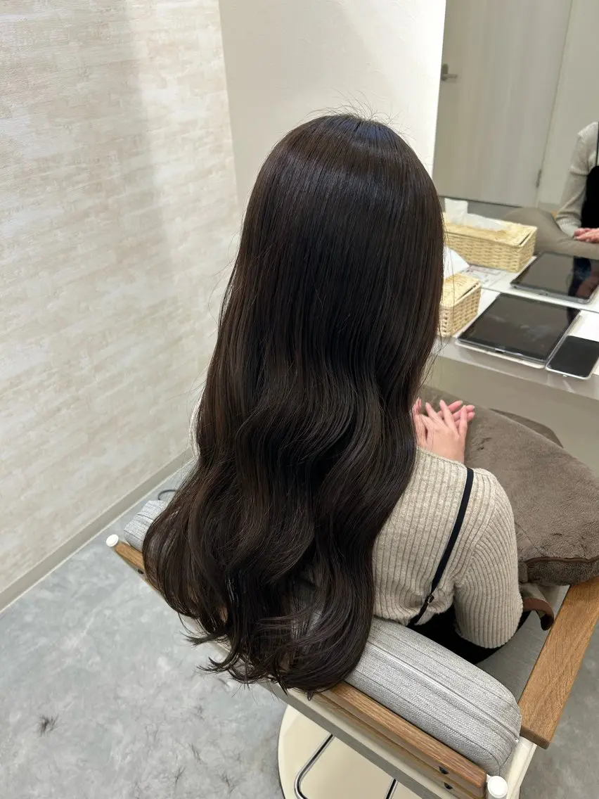 ロング カラー ヘアアレンジ カット ヘアカラー トリートメント 髪質改善&艶感カラー 🪄岡井美結のヘアスタイル