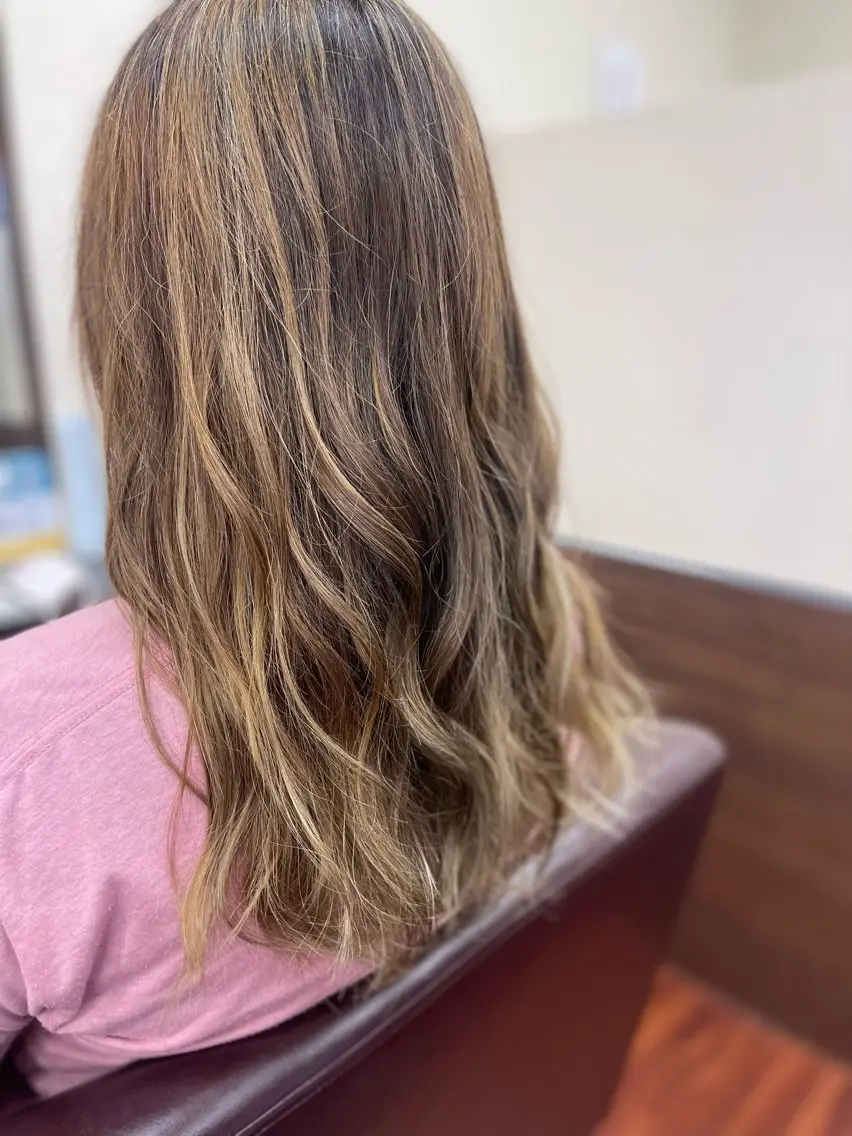 セミロング カラー ハイライトカラー ハイライト カット ヘアカラー 田中 就のヘアスタイル