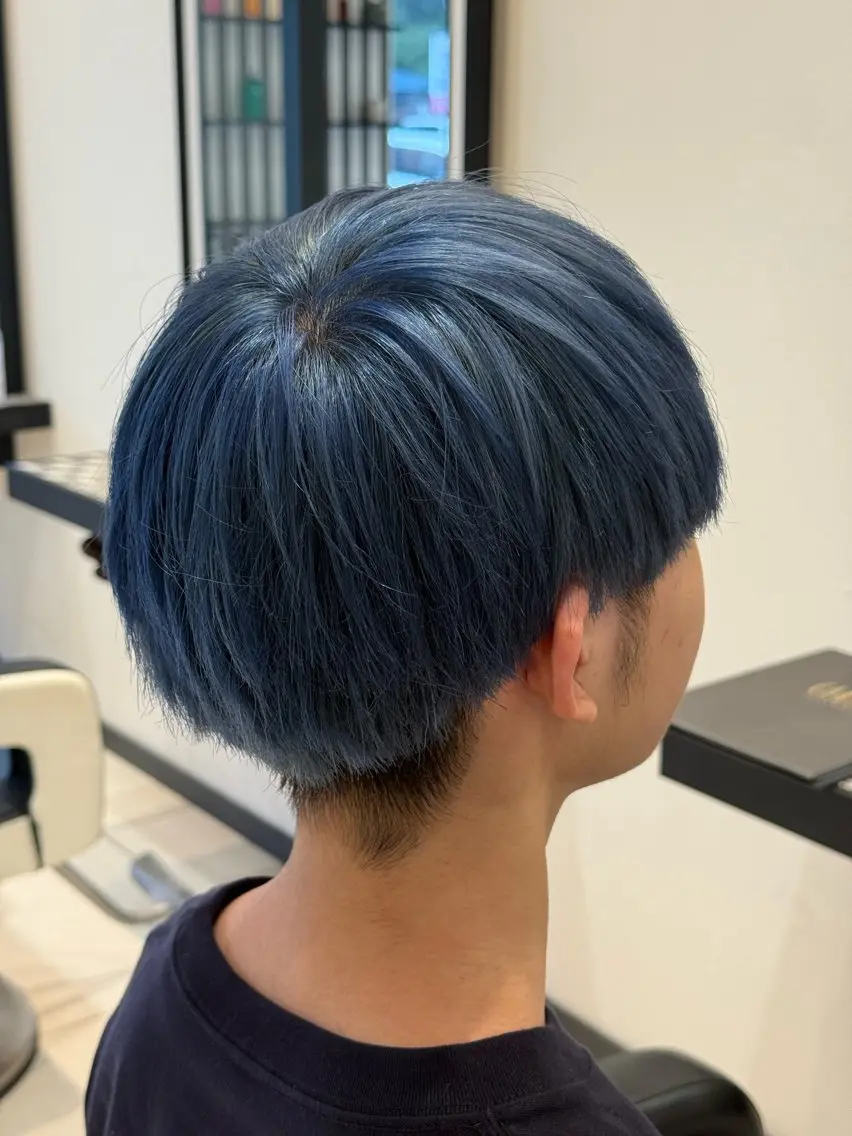 カラー メンズ メンズブリーチ ブリーチ ブルーカラー ヘアカラー 会田 寧生のヘアスタイル