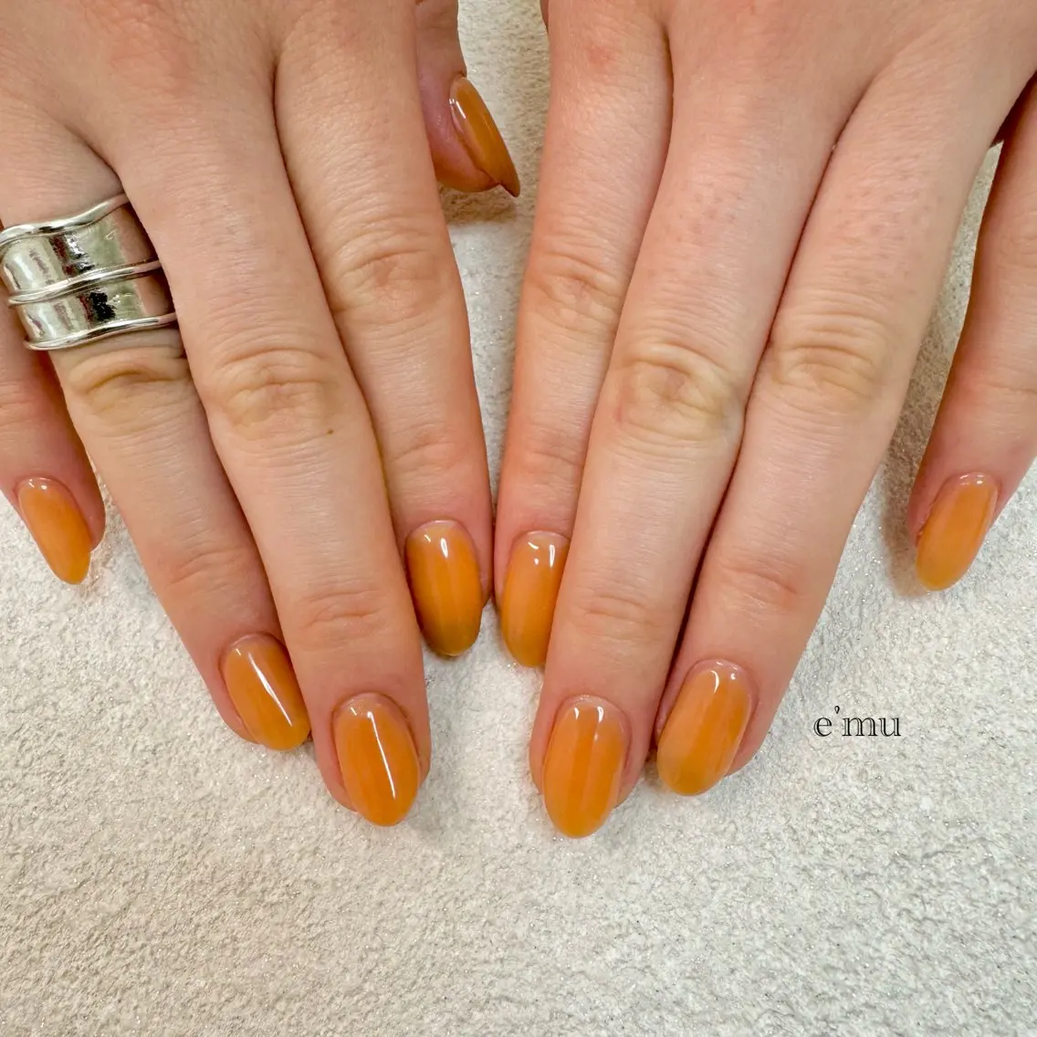 ネイル ワンカラーネイル オレンジ nail salon e'mu💐のネイルデザイン