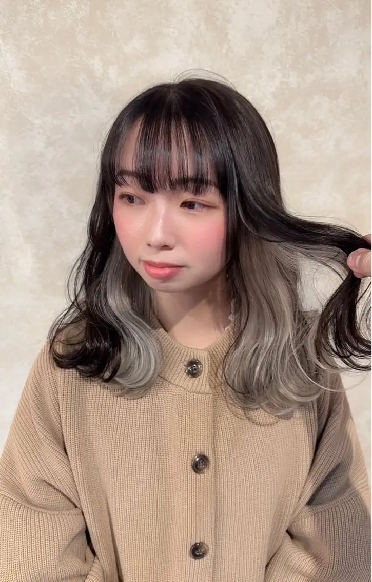 セミロング カラー ベージュカラー インナーカラー ホワイトベージュ 髪質改善/縮毛矯正 /naokiのヘアスタイル