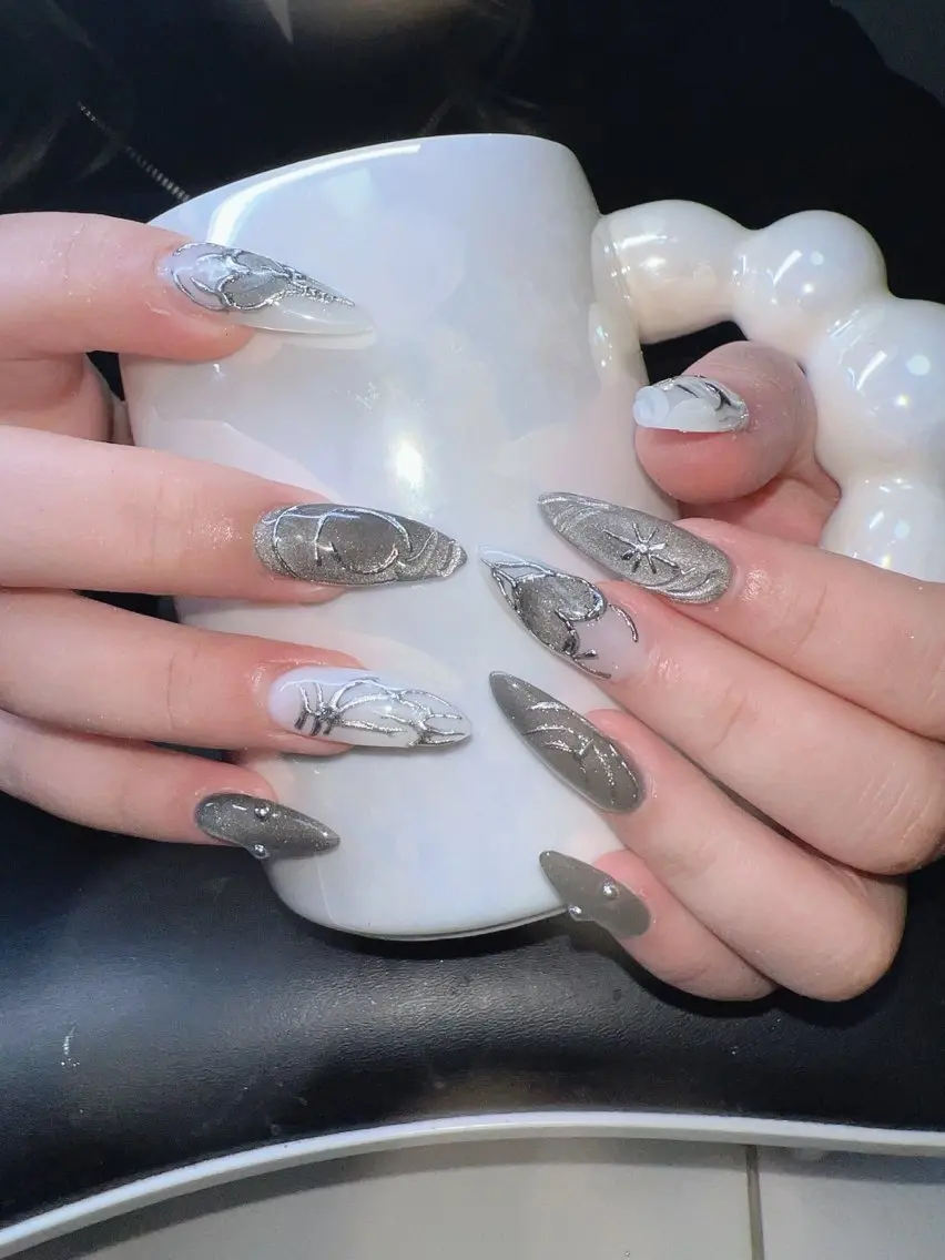 ネイル 長さ出し グラデーション 卒業式 キラキラネイル マグネットネイル Lee Nails チップ長さだし専門店のネイルデザイン