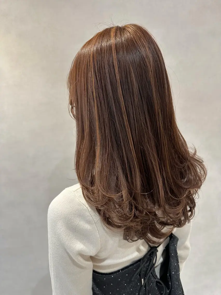 ロング カラー ハイライトカラー ハイライト カット ヘアカラー トリートメント ヘアセット アース 新越谷店💇‍♀️のヘアスタイル