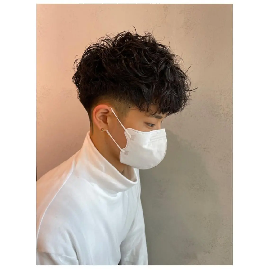 セミロング メンズ ショートボブ スペインカール ボブ レイヤー・波巻き RYOSUKEのヘアスタイル