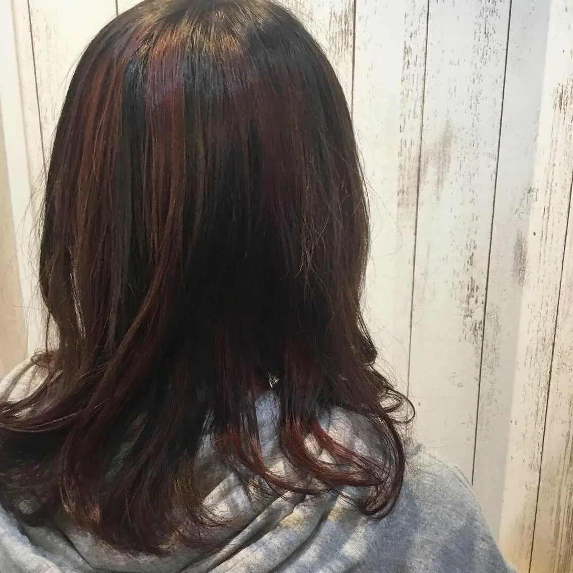 セミロング カラー embrace エンブレイスのヘアスタイル