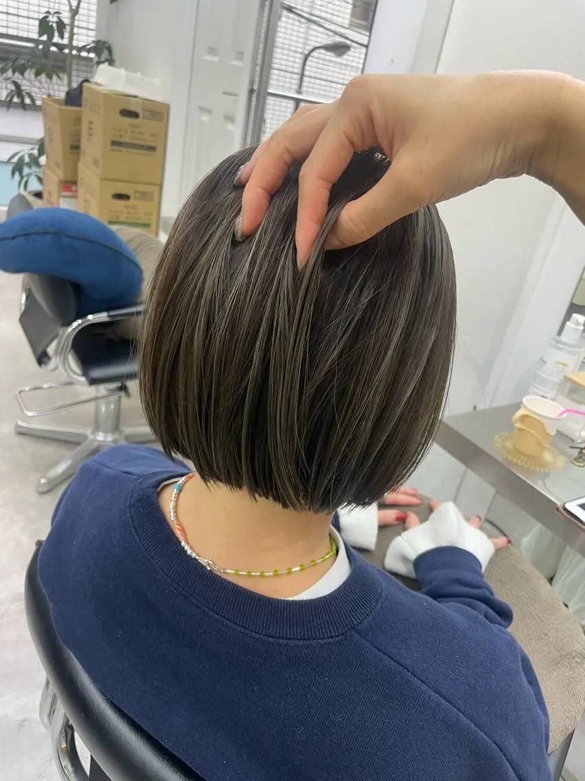 ショート カラー ハイライトカラー ハイライト ヘアカラー トリートメント 🍊新宿南口🍊 ERINAのヘアスタイル