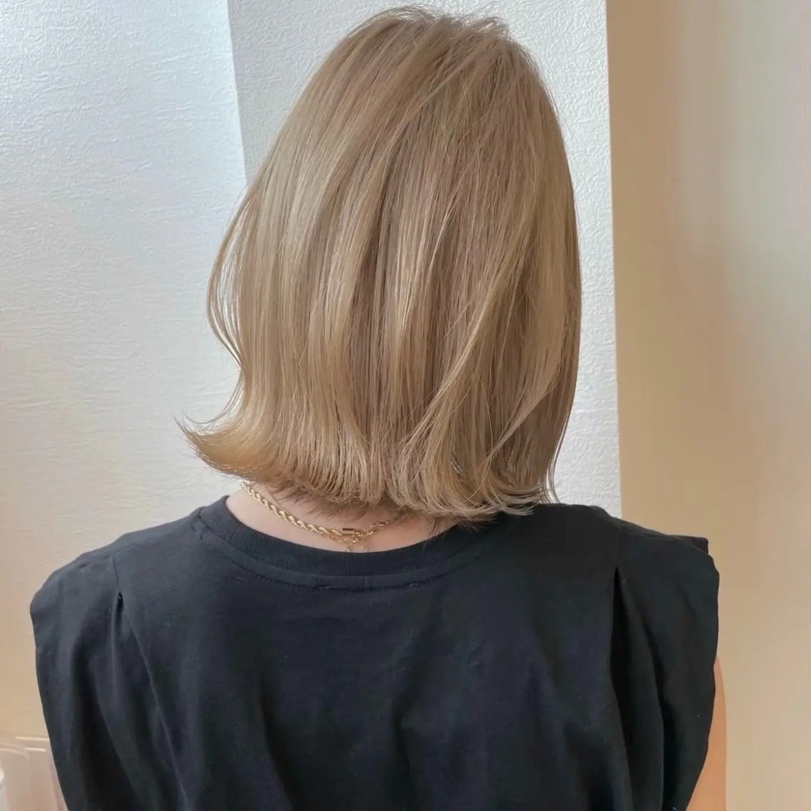 ショート アッシュ ボブ くびれヘア 顔まわりレイヤー 顔周りカット カット トリートメント ヘアセット ボブ｜韓国｜美髪矯正 ｜amika🌙のヘアスタイル