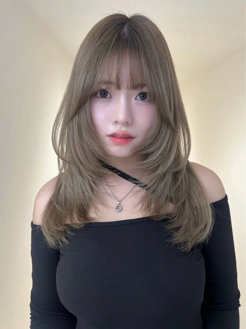 セミロング リコ ハッシュカット 韓国レイヤーのヘアスタイル