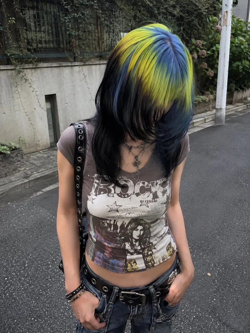 セミロング カラー デザインカラー ヘアカラー iZa/心斎橋 TETE/カラーのヘアスタイル