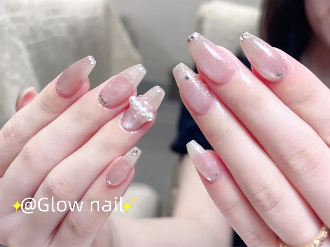 ネイル ハンドネイル Glow Minamiのネイルデザイン