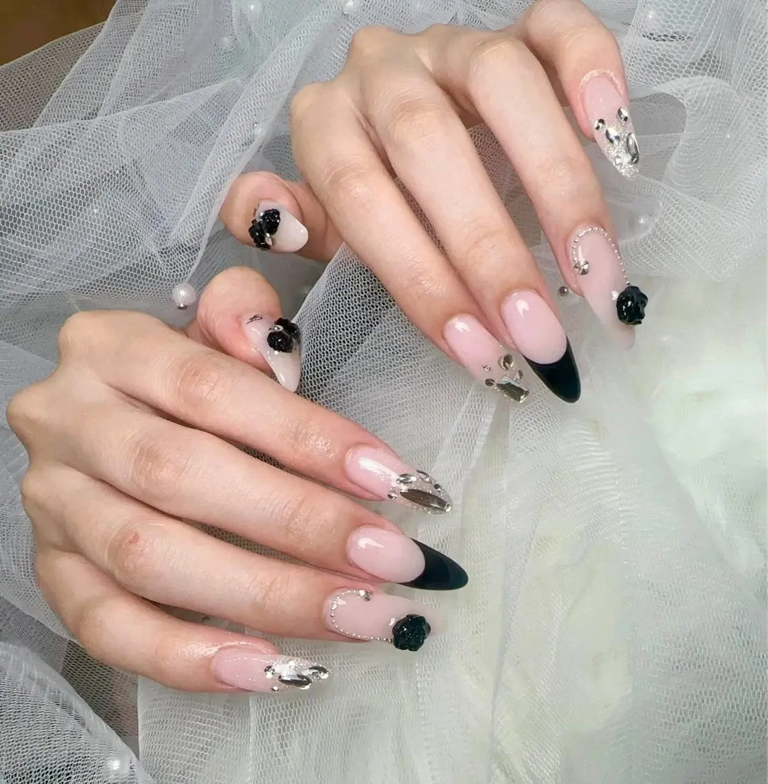 ネイル フットネイル フレンチネイル グラデーション 韓国ネイル マグネットネイル ハンドネイル ハンドケア Hara Nail 【持ち込みOK】のネイルデザイン