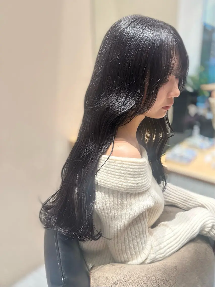 ロング カラー ヘアカラー トリートメント ヘッドスパ ヘアセット ミオ💎ショート 透ける暗髪のヘアスタイル