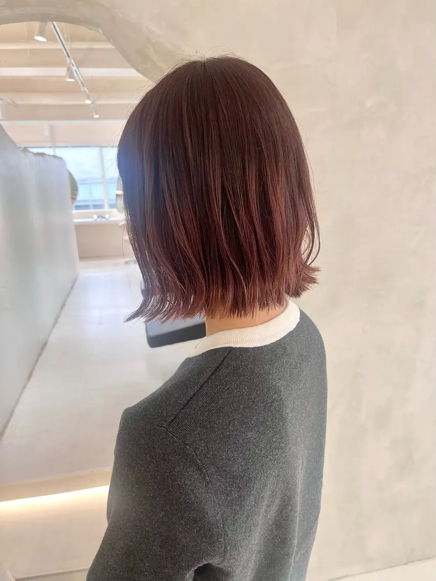 ミディアム カラー 切りっぱなしボブ レッドカラー ボブ ヘアカラー 切りっぱなしボブ/ 艶カラー/綾莉のヘアスタイル