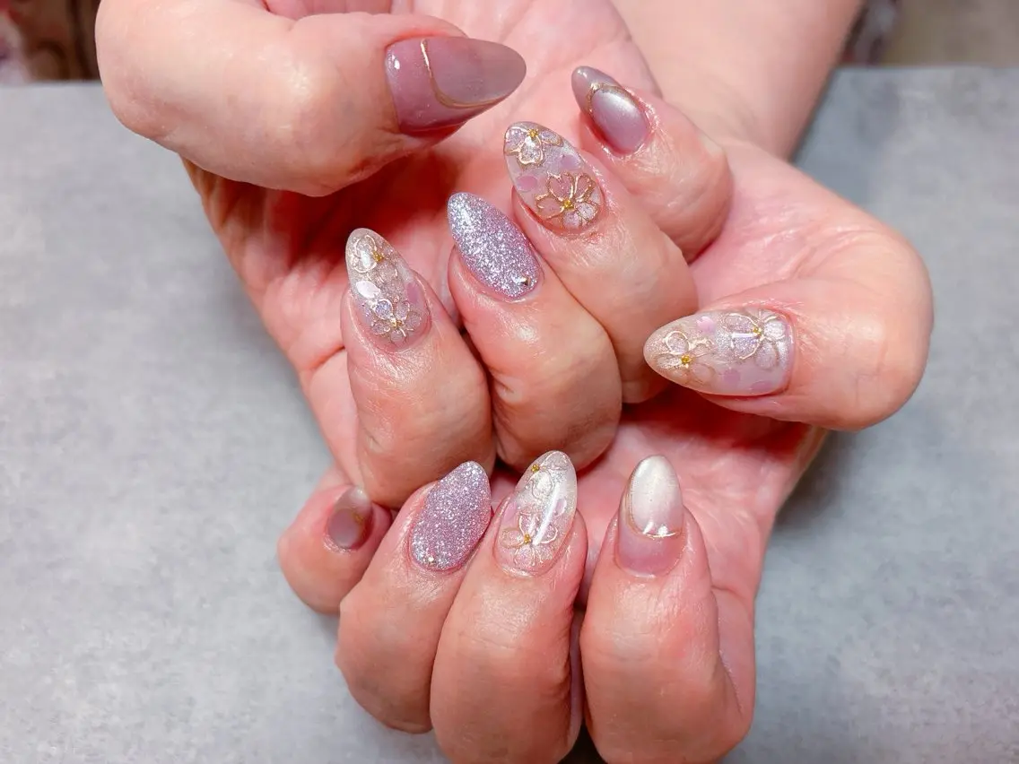 ネイル アートネイル 桜ネイル フラワーネイル マグネットネイル ニュアンスネイル 💫ゆか_ Nailartistのネイルデザイン