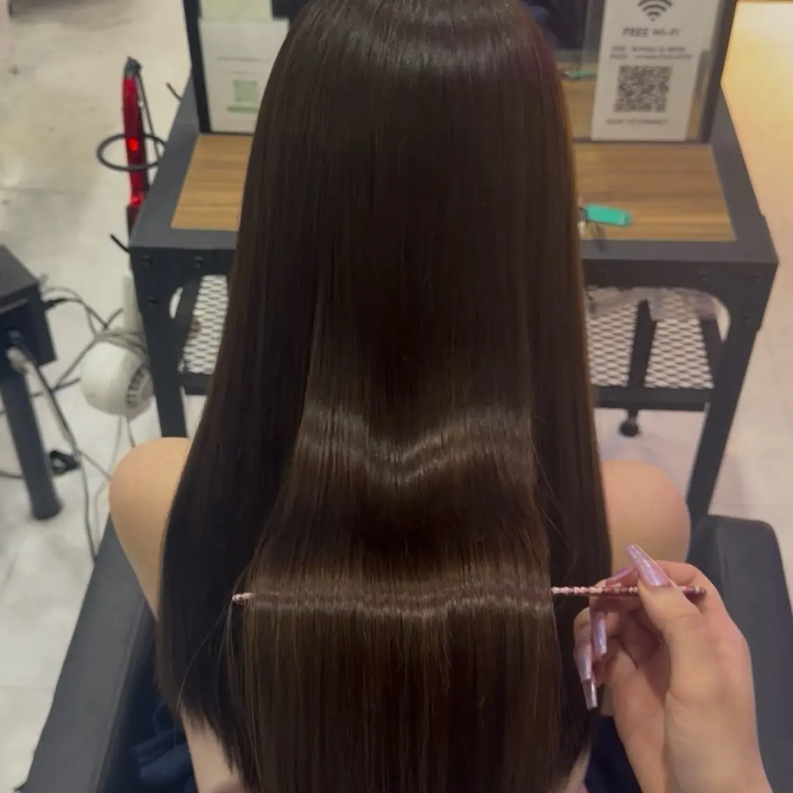 ロング カラー ヘアカラー トリートメント 🦋REISA🦋 エクステ×ハイトーンのヘアスタイル