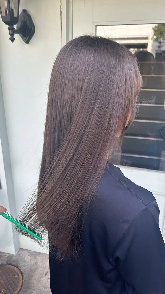 ロング カラー ヘアカラー アオバ / ハイトーンカラーのヘアスタイル