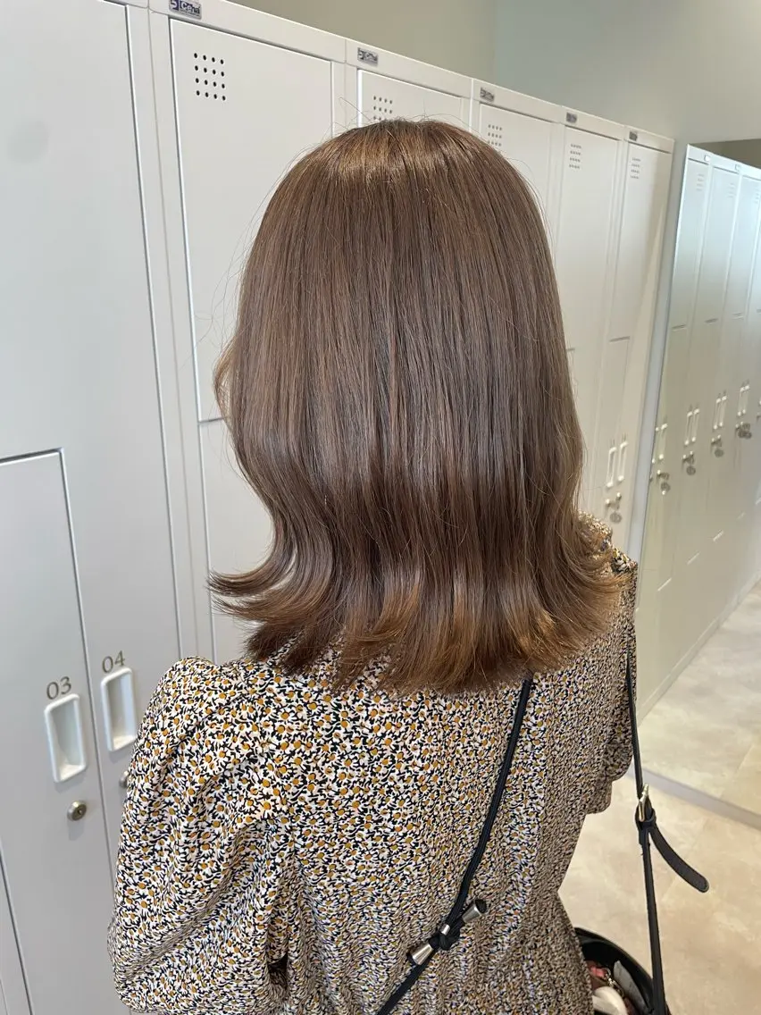 ミディアム カラー ブラウンカラー ミルクティーブラウン カット ヘアカラー 女性リピ90%🍨 🩷佐藤みずきのヘアスタイル
