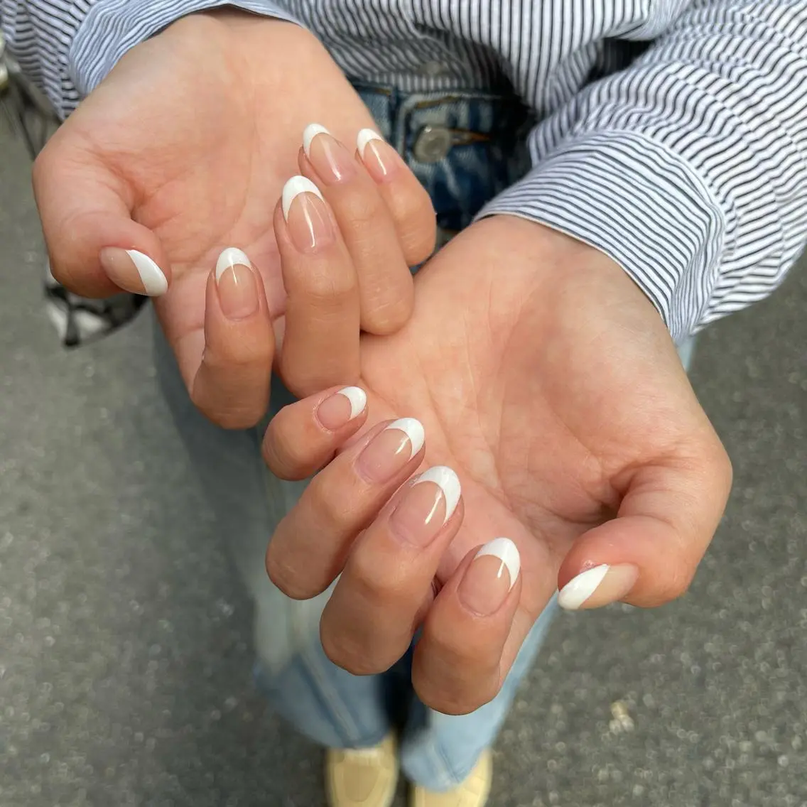 【 オフ込み】 フレンチ ネイル♡クリアベース♡の写真