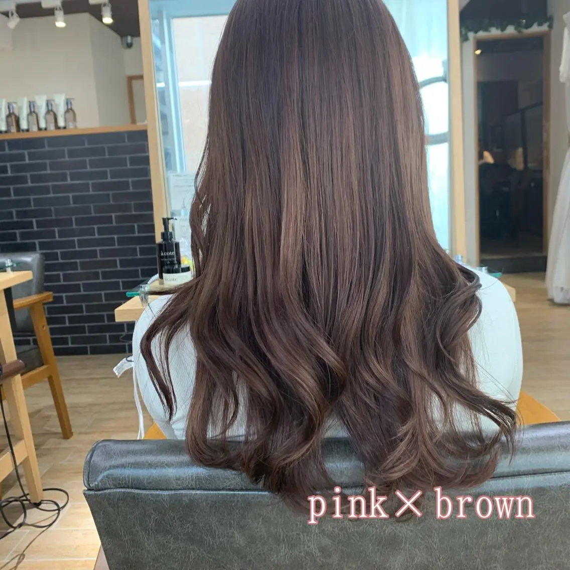 ロング ピンクブラウン カット ヘアカラー レイヤーカット/ 巻ける縮毛矯正のヘアスタイル