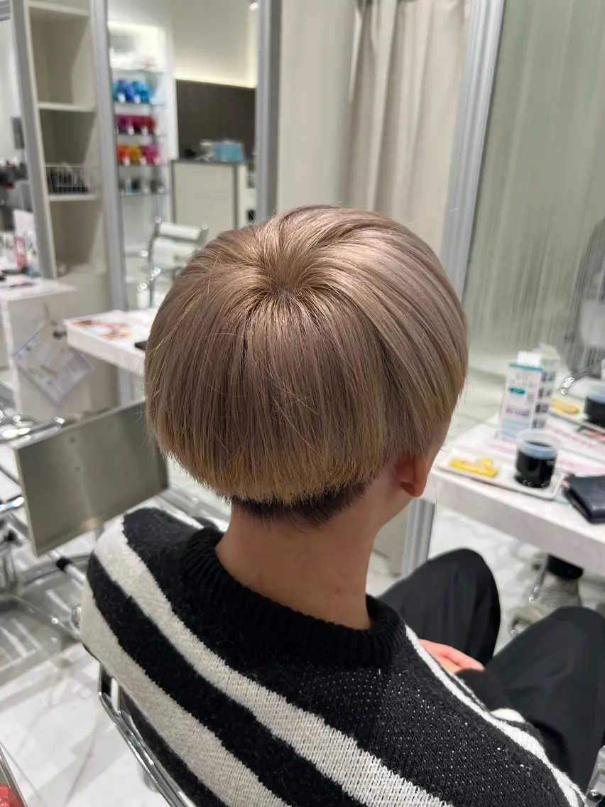 ミディアム カラー パーマ メンズ ベージュカラー ホワイトベージュ 縮毛矯正 柳澤 和也のヘアスタイル