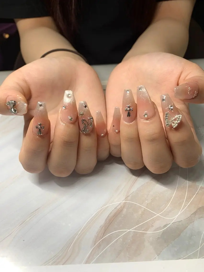 ネイル フレンチネイル ジェルネイル 韓国ネイル マグネットネイル マグネットフレンチ akina nailsのネイルデザイン