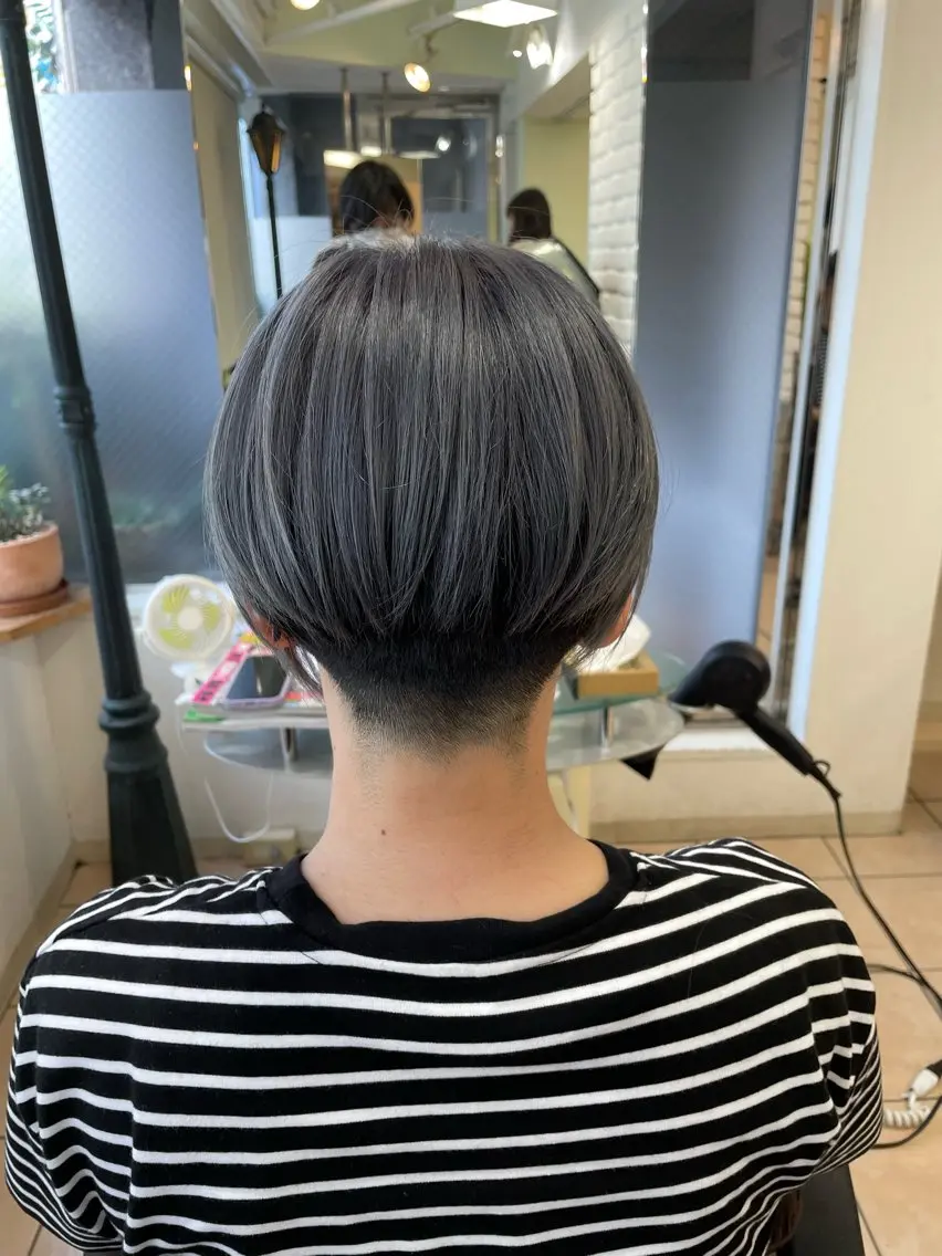 ショート カラー ブルーカラー ブルーグレー イルミナカラー 宗村 嘉哉のヘアスタイル