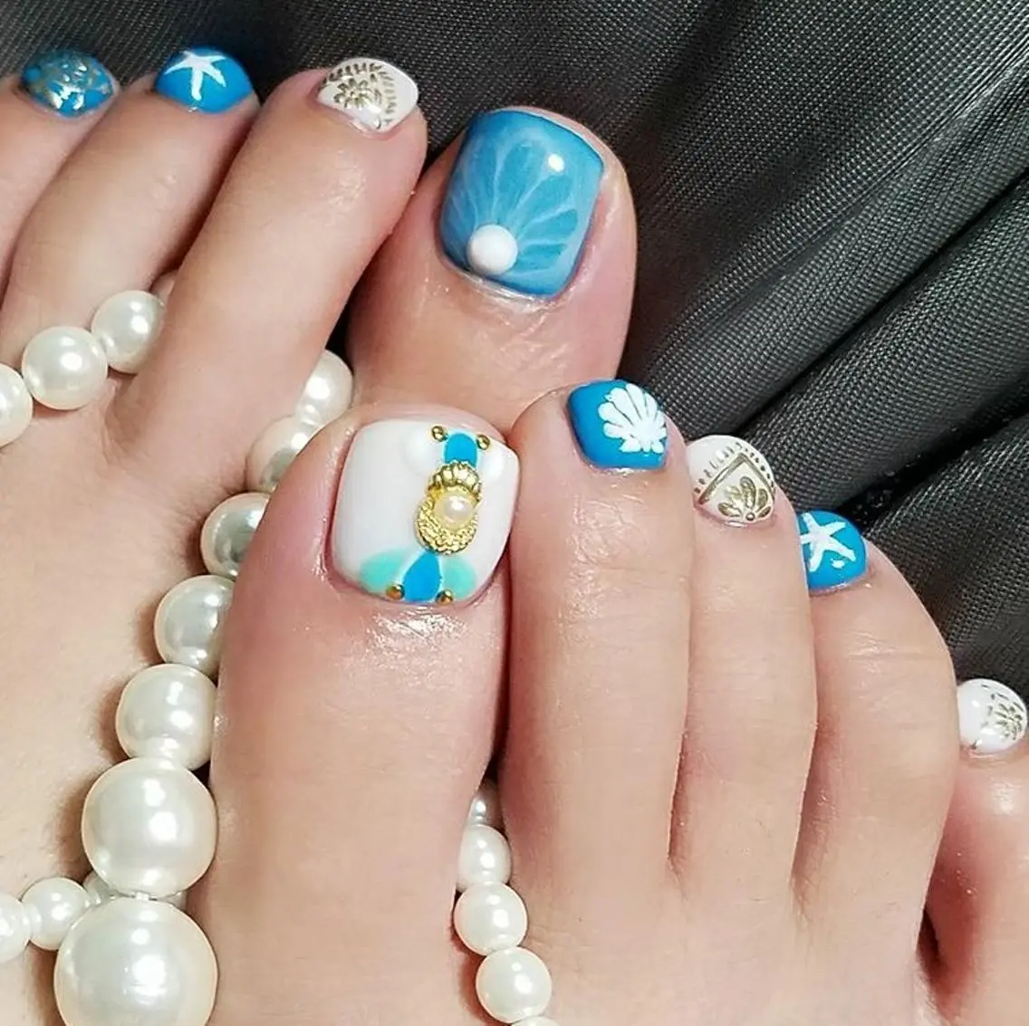 ネイル ショート フットネイル ジェルネイル ･:*+.✳︎˚✧₊ MAKI NAILのネイルデザイン