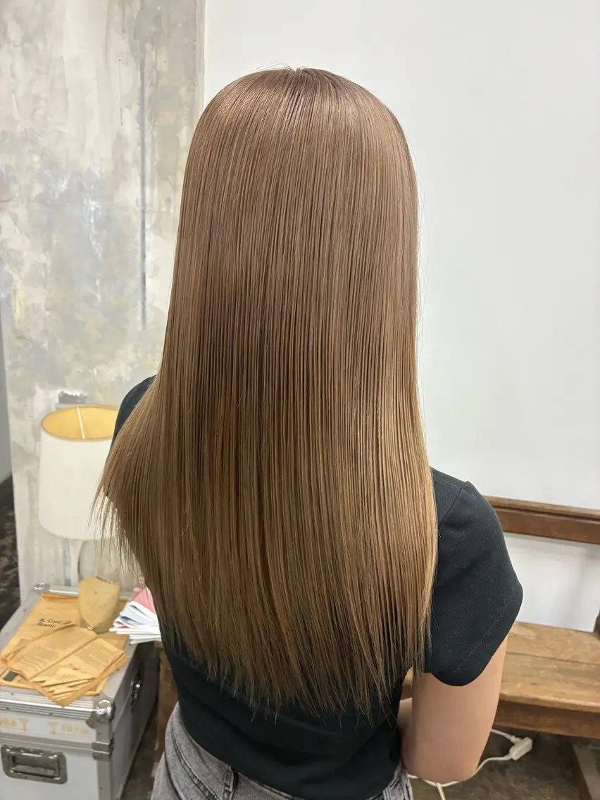 ロング カラー ヘアカラー 根元 優のヘアスタイル