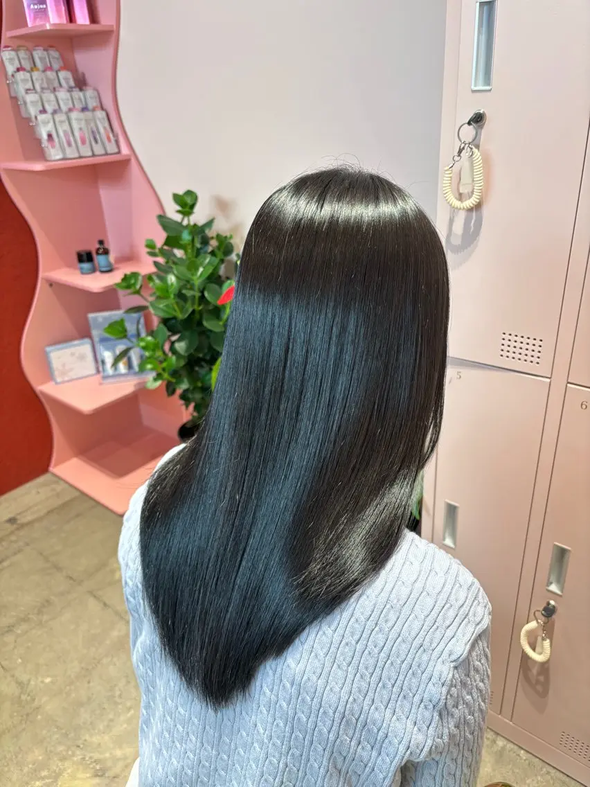 セミロング カット ヘアカラー 篠崎 加奈のヘアスタイル