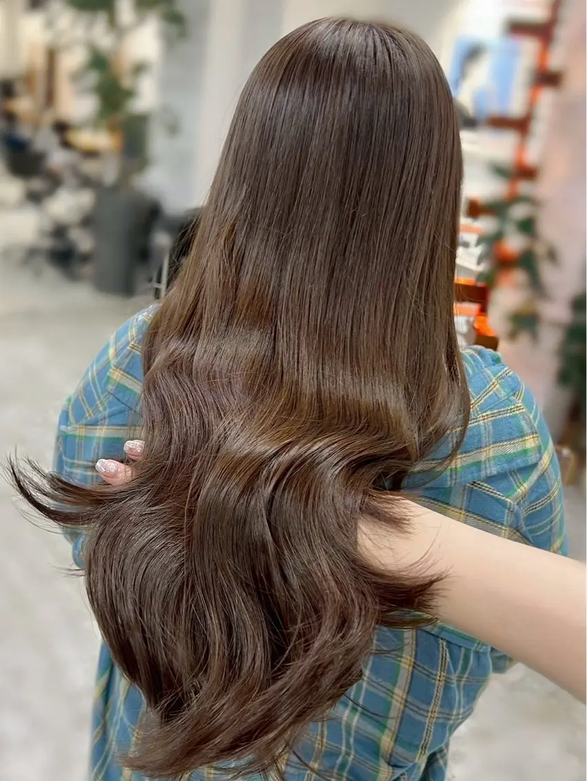 ロング カラー ベージュカラー ブラウンカラー 透明感カラー ロング ✨️赤み消しカラー/ けんしん/ミルクティのヘアスタイル