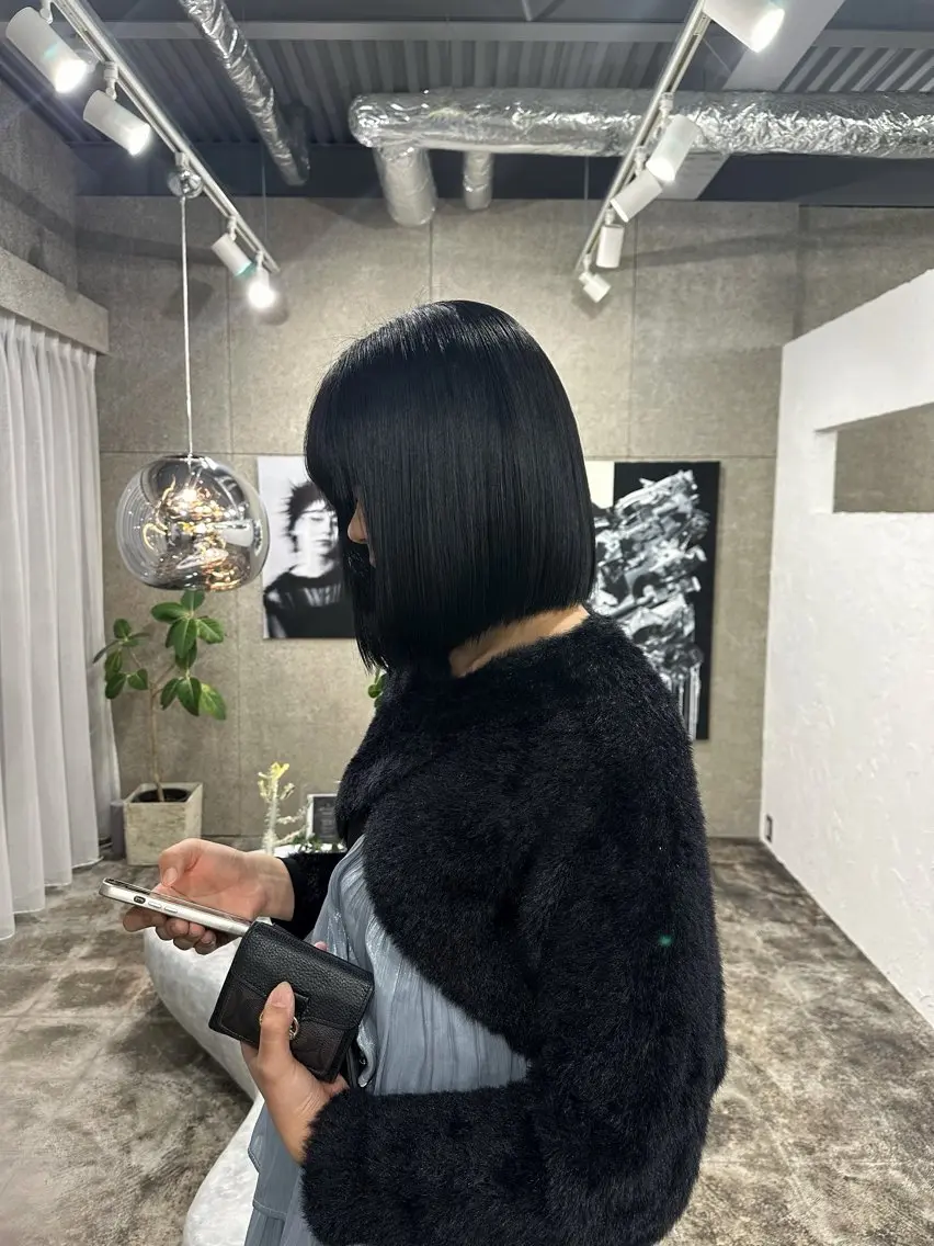 カラー 黒髪 ブルーカラー ブルーブラック 岩間 萌々果/eimのヘアスタイル