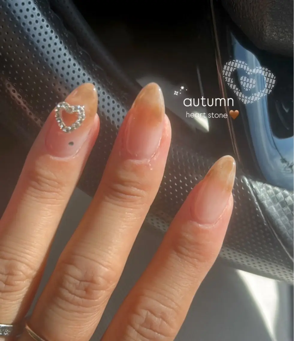 ネイル ハンドネイル EmaNail🎀 Haaruのネイルデザイン