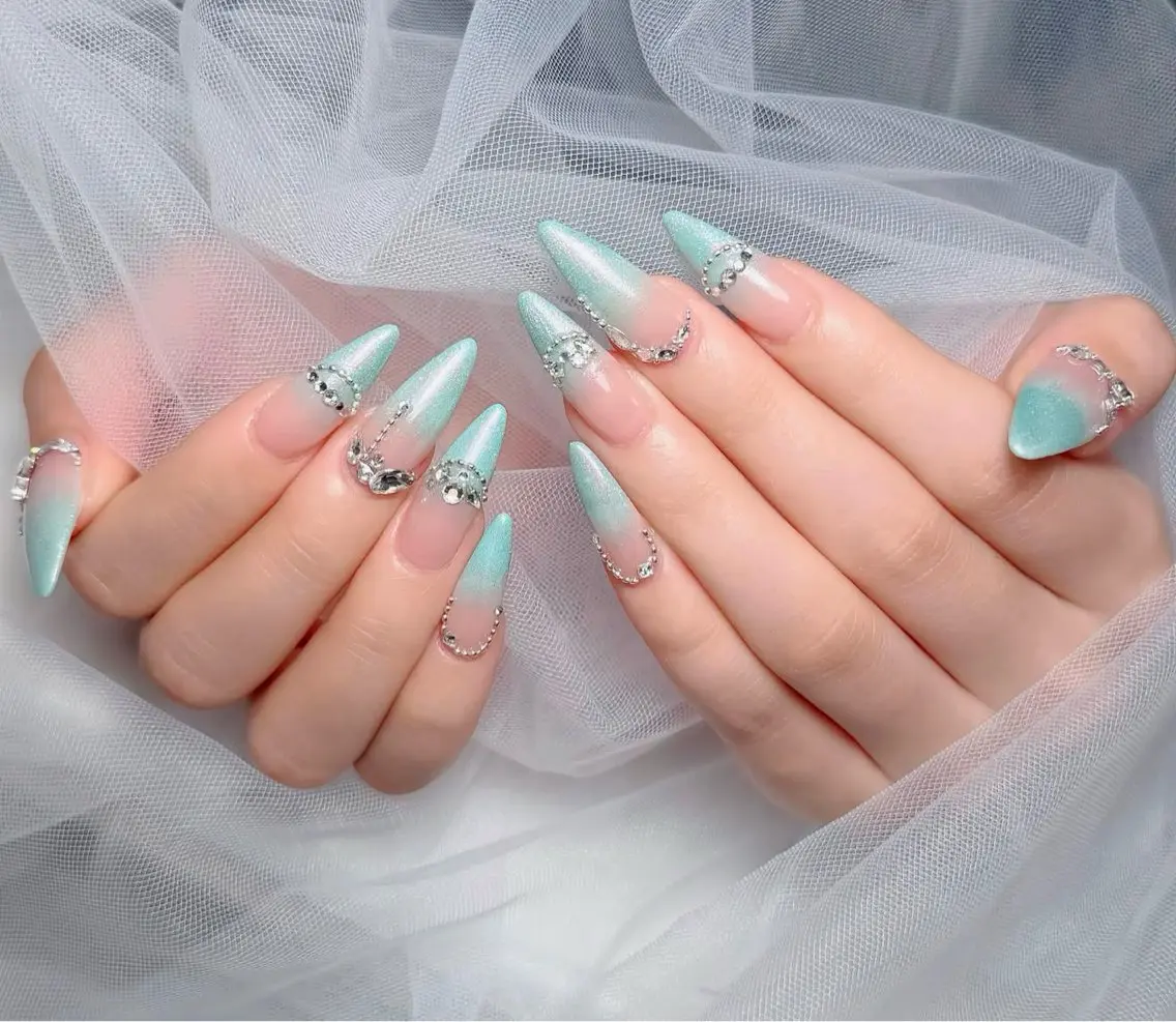 ネイル アートネイル チークネイル フレンチネイル ジェルネイル ガーリー HAPPI NAIL 大国町のネイルデザイン