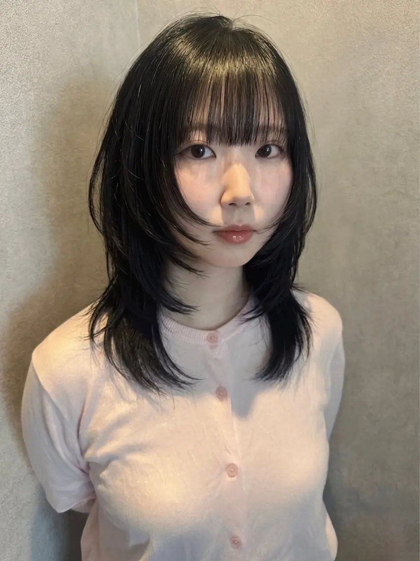 ミディアム カット ヘアカラー トリートメント レイヤー/ハッシュ 三好悠生のヘアスタイル
