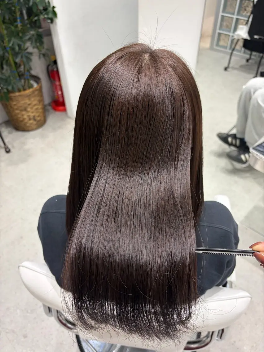 カラー 吉田 百々花のヘアスタイル