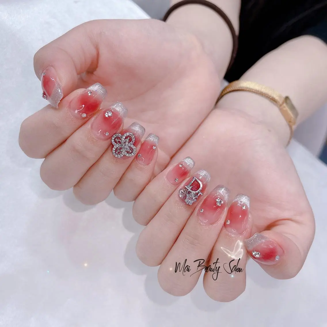 ネイル オーロラネイル 長さ出し フラッシュネイル フレンチネイル ジェルネイル MaiBeauty HaNaのネイルデザイン