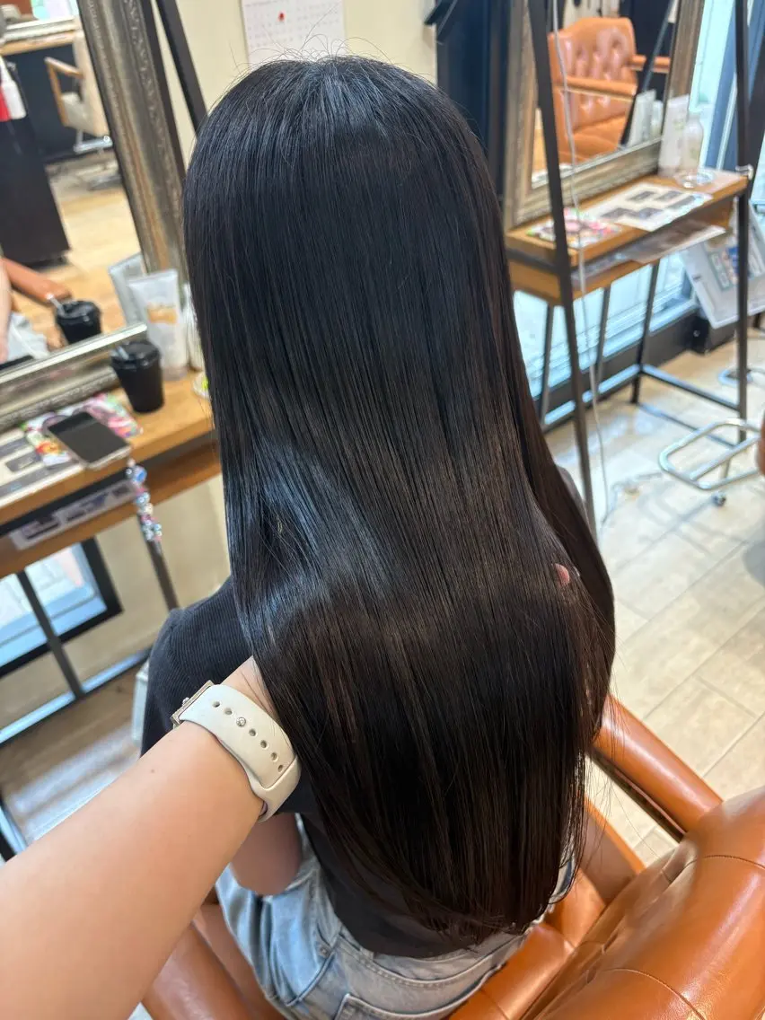 カラー ヘアカラー トリートメント しおり🍬 KOKORO🤍のヘアスタイル