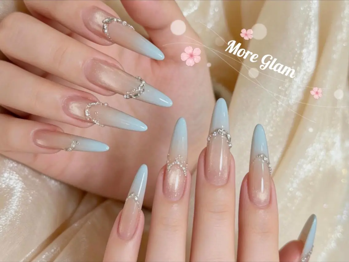 ネイル 長さ出し フットネイル フレンチネイル ジェルネイル ガラスフレンチ MoreGlam ネイルのネイルデザイン