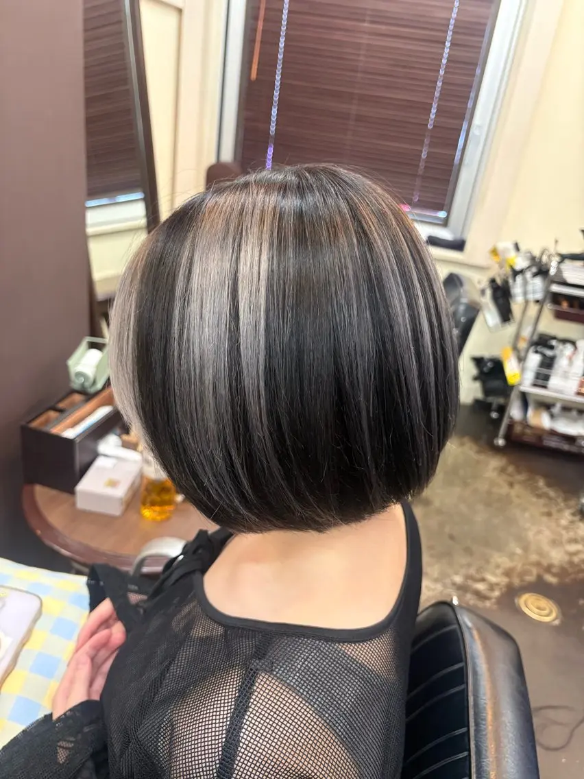 ショート カラー カット ヘアカラー トリートメント 大通りの美容室 / K A Iのヘアスタイル