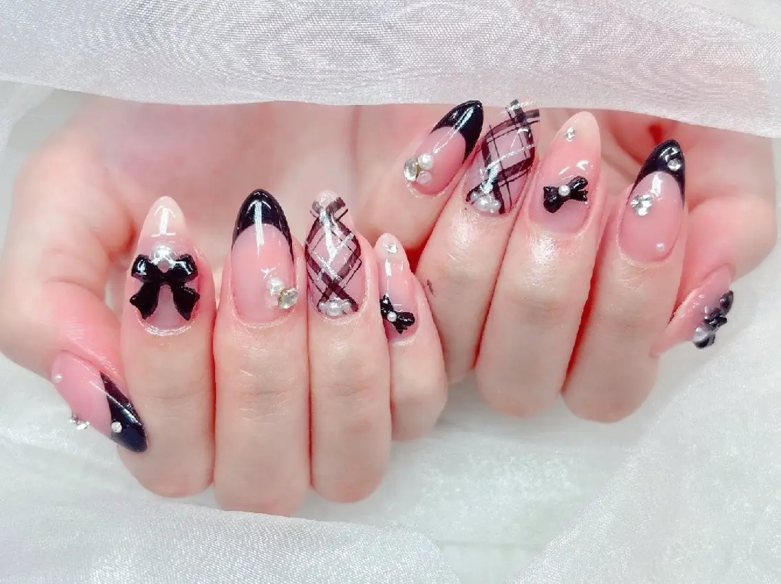 ネイル 長さ出し フラッシュネイル フレンチネイル ジェルネイル キラキラネイル Chouette Nailのネイルデザイン
