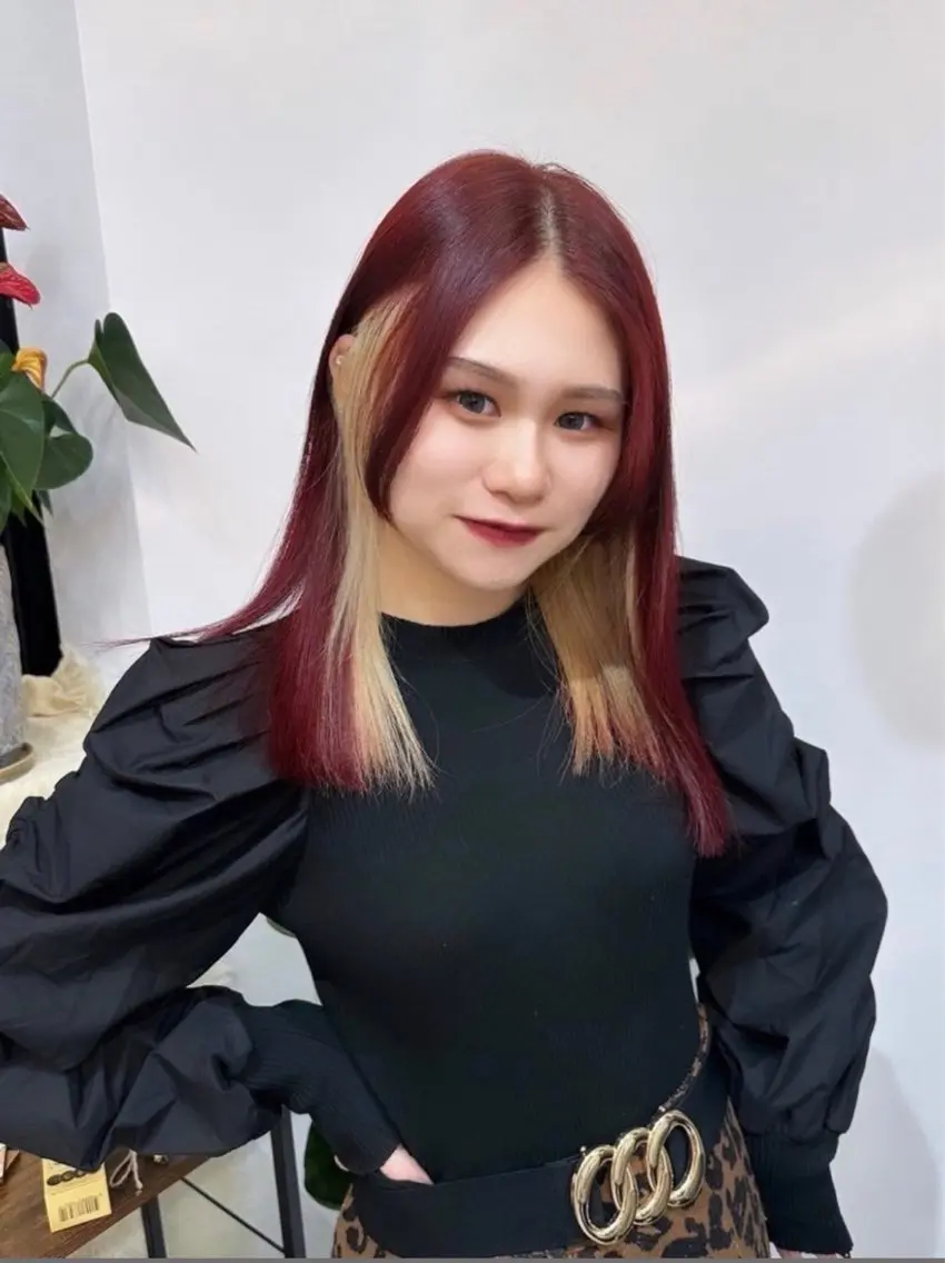 セミロング 【韓国×ハイトーン】 🇰🇷SOGO🩶のヘアスタイル