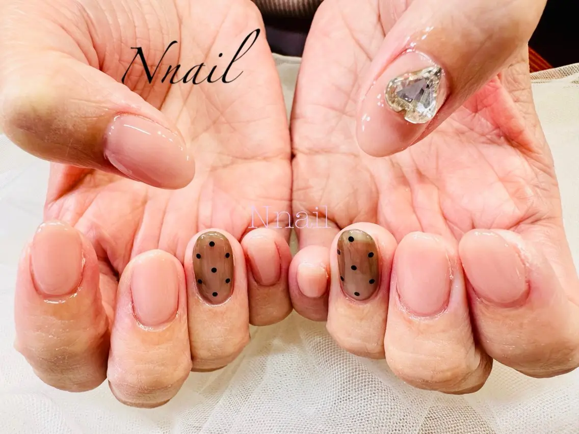 ネイル ドット 🌿Nnail🌿 プライベートサロンのネイルデザイン